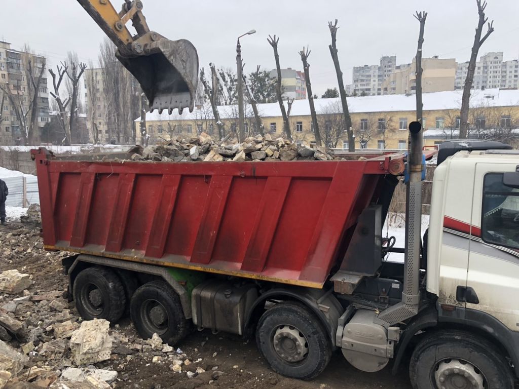 Вывоз мусора Камазом в Саратове в октябре